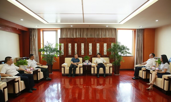 7月19日 公司與秦農(nóng)銀行開展業(yè)務(wù)合作交流.jpg